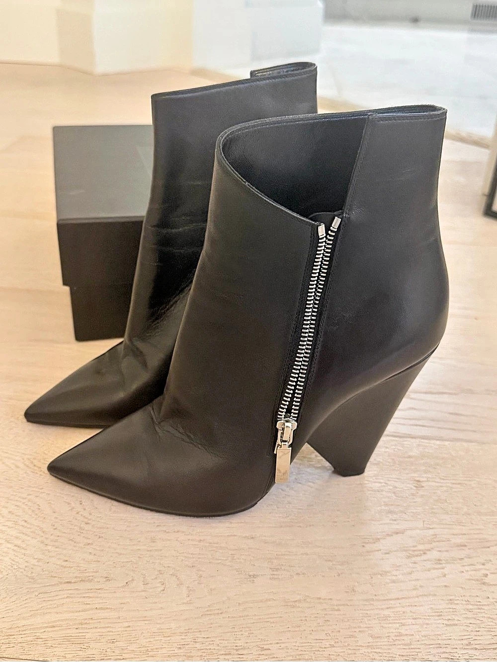 Saint Laurent Tripon Leather Ankle Boots EU 40 Like New